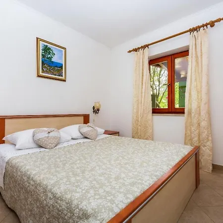 By Interhome מאלי לוסיניי