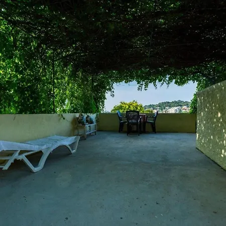 By Interhome * Mali Lošinj