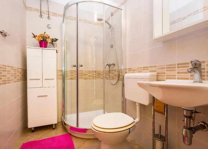 By Interhome * מאלי לוסיניי